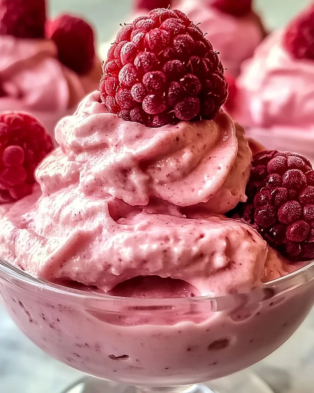4-Zutaten Himbeer Proteinmousse ganz ohne Backen